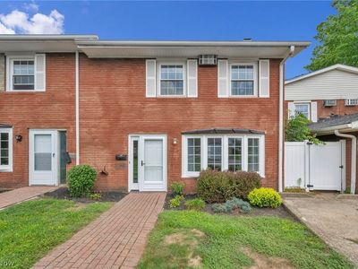 11 Meadowlawn Dr Unit 5