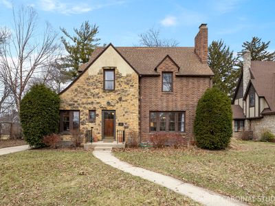 355 Lawndale Ave