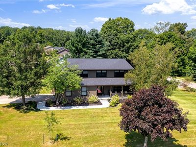 10 Woodside Blvd
