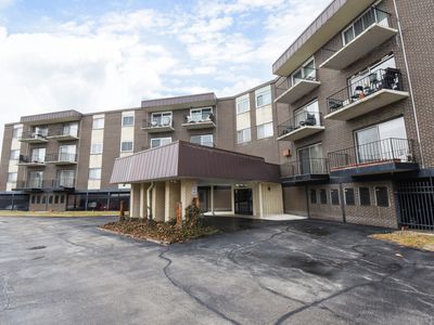 9820 S Pulaski Rd APT 102