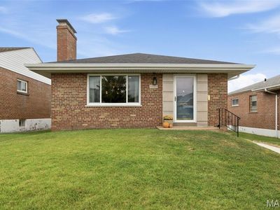 5562 Lindenwood Ave