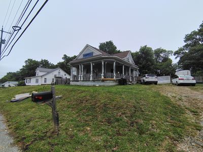 112 N Grayson St