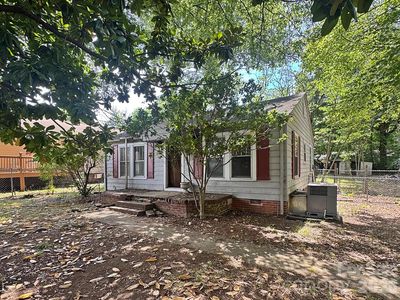 2806 Royal Ave