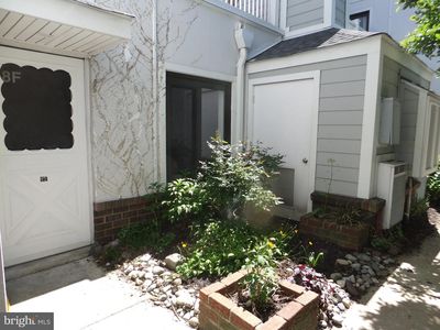 1750 Oakwood Ter #8F