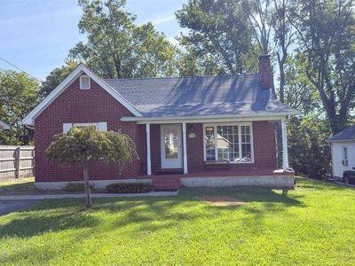 110 Lexington Dr