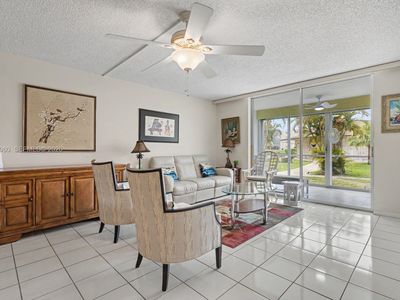 414 SE 10th St APT 102