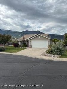 268 Cliff View Cir