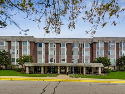 201 Thames Pkwy APT 2K