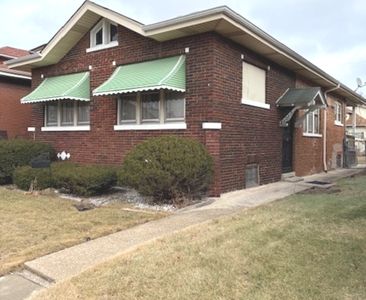 8023 S Blackstone Ave