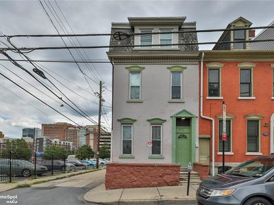726 W Turner St