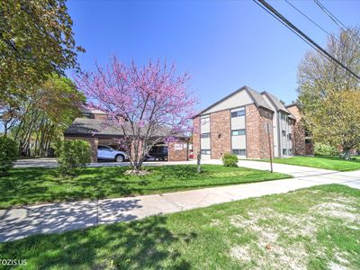 550 Vine Ave APT 104