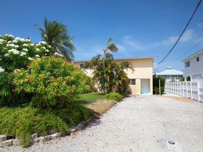 596 W Shore Dr