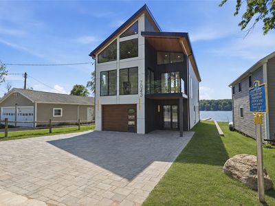 7043 Lake Bluff Rd