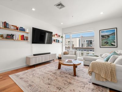 362-364 W Broadway #5