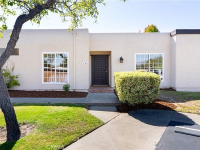 26 Los Palos Dr