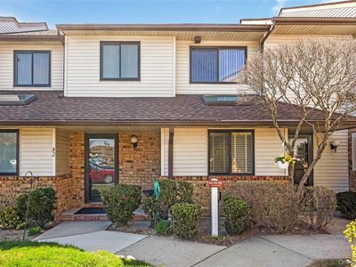 82 COTTONWOOD CT. #82