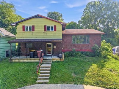 2230 N Lehigh Ave
