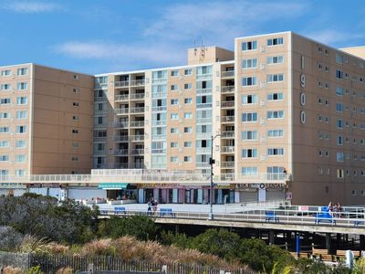 1900 Boardwalk Unit 109