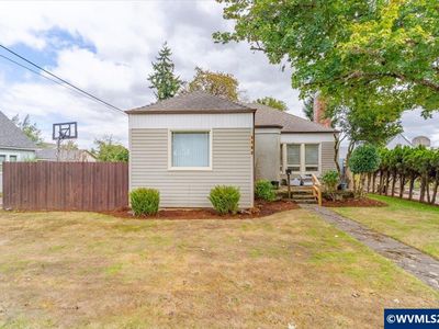 Property at 1162 SE Lyle St, Dallas, OR