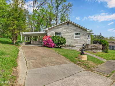 119 E Magnolia Ln