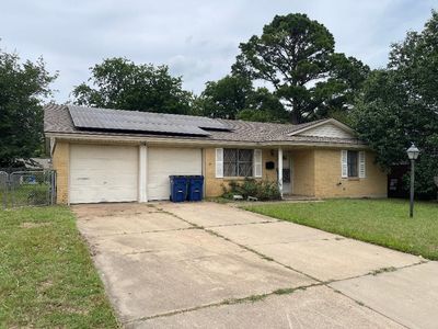 536 NW Tarrant Ave