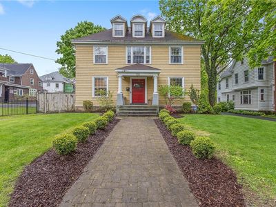 216 Highland Ave