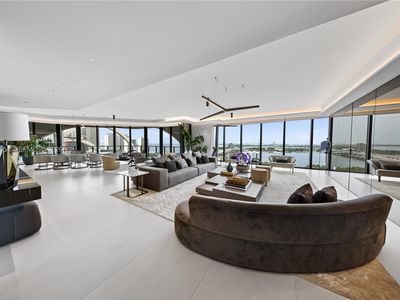 1000 Biscayne Blvd #2202