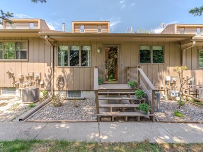 3130 Manitoba Ln