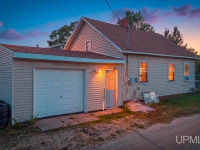 2011 16th Ave N