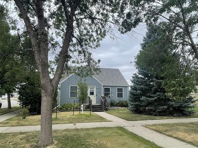 1302 E Dakota Ave