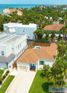 210 W Acapulco St