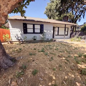 390 S Orchard Avenue