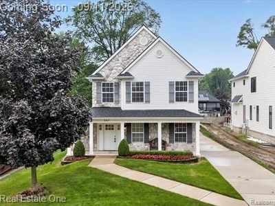 757 Lounsbury Ave