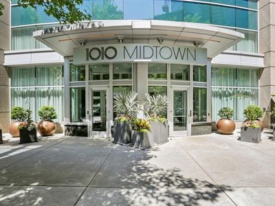 1080 Peachtree St NE UNIT 1608