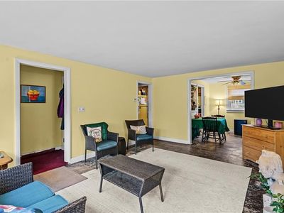 Property at 44 Capron Farm Dr, Warwick, RI