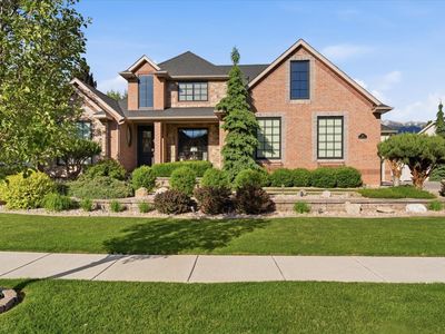 136 N Mountain Vistas Rd