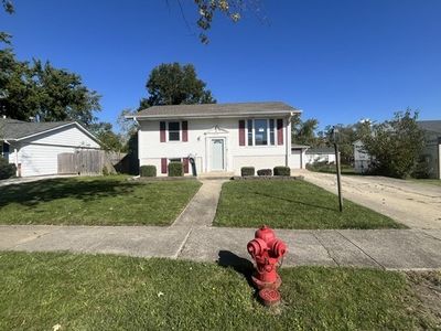 4210 Greenbrier Ln
