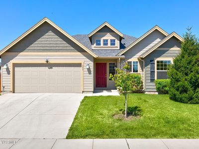 Property at 202 Golding St, Moxee, WA