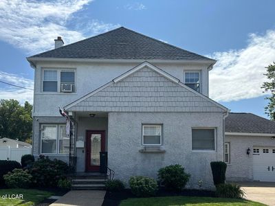 206 New Elizabeth St