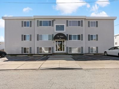 239 Glasgow St APT 1