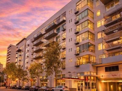 645 W 9th St APT 715