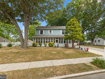 9 Carlton Dr