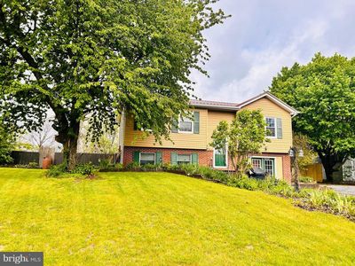 Property at 211 N Vanessa Dr, Pleasant Gap, PA