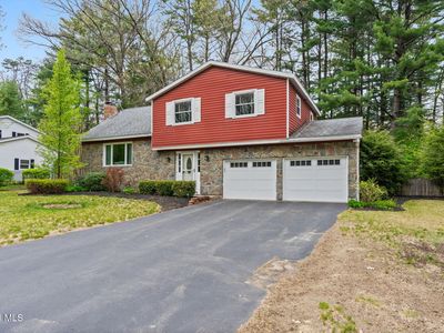 24 Vichy Drive