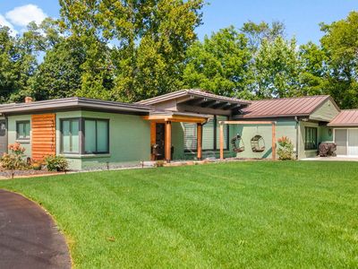 3340 Greenleaf Blvd