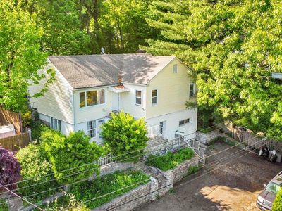 34 aka 172 Linn Place