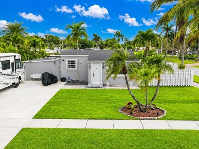 Property at 117 SW 6th St, Hallandale Beach, FL