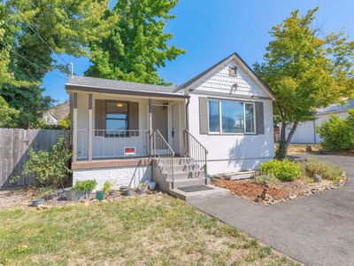 Property at 2072 NE Fairview Ave, Grants Pass, OR