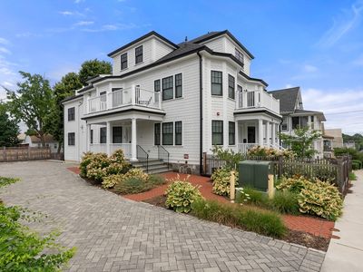8-10 Sycamore St #8C