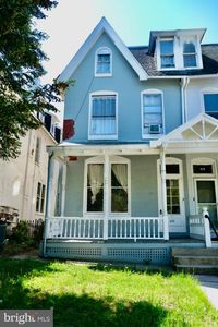 214 Douglass St